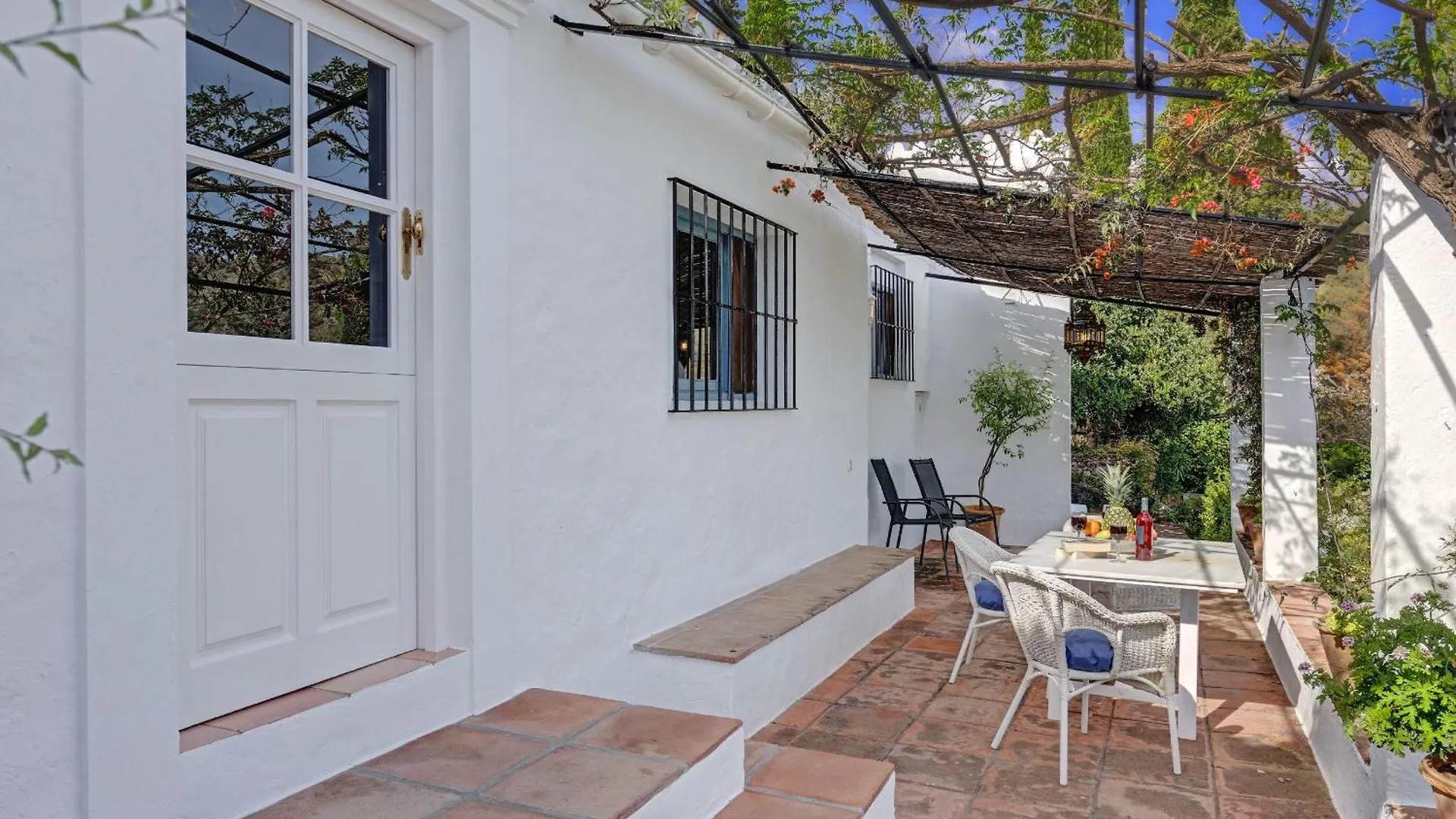 Villa Orchard: Charming Private Pool Views 2Adlt Frigiliana