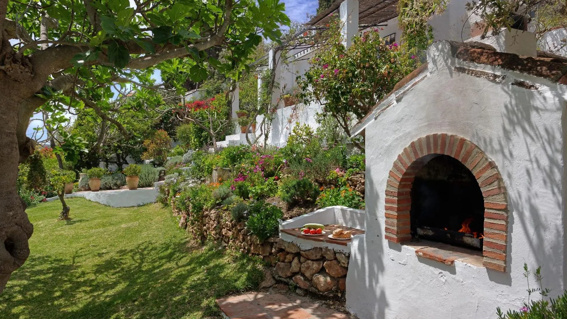 Villa Orchard: Charming Private Pool Views 2Adlt Frigiliana