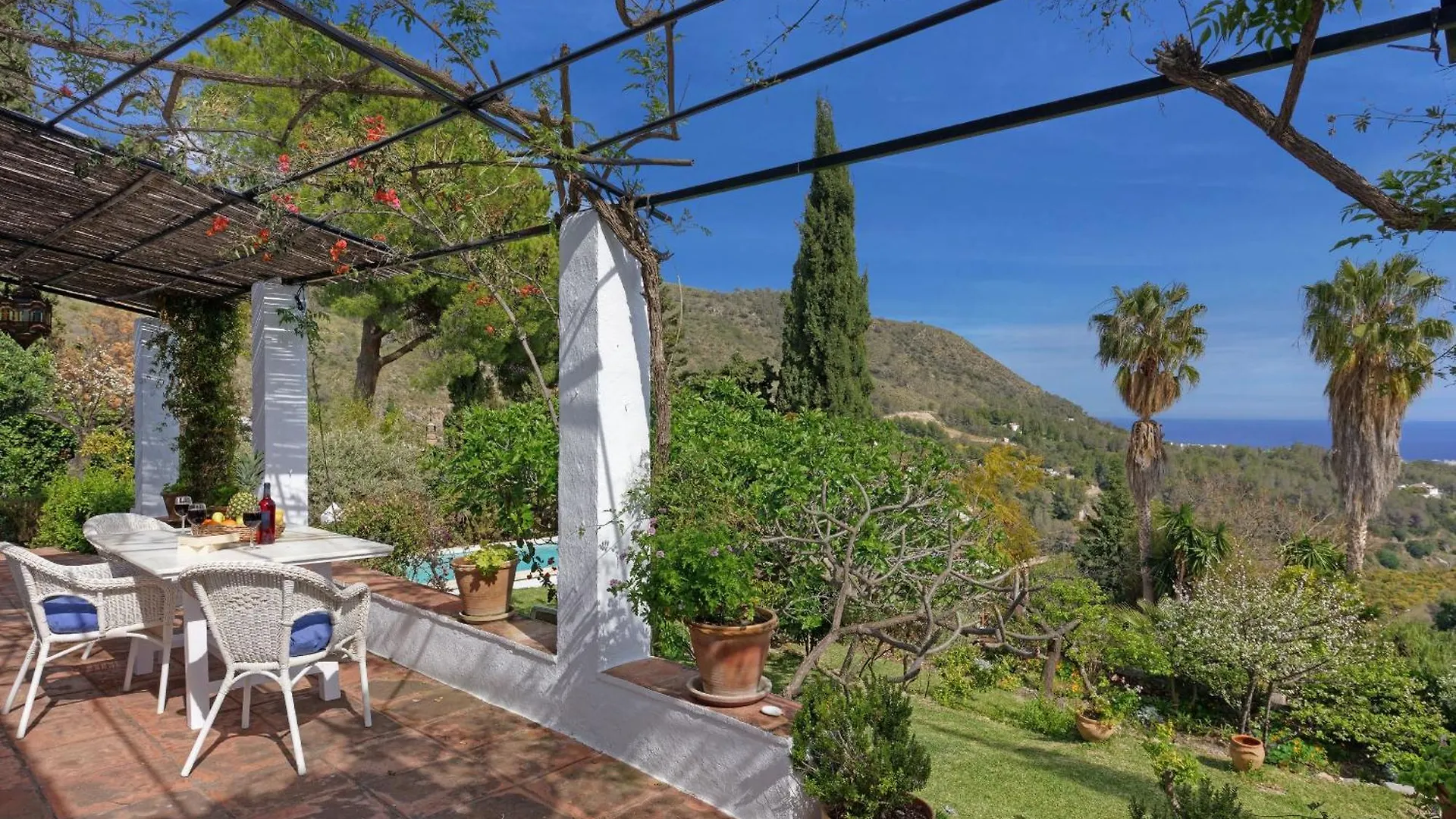 Villa Orchard: Charming Private Pool Views 2Adlt Frigiliana